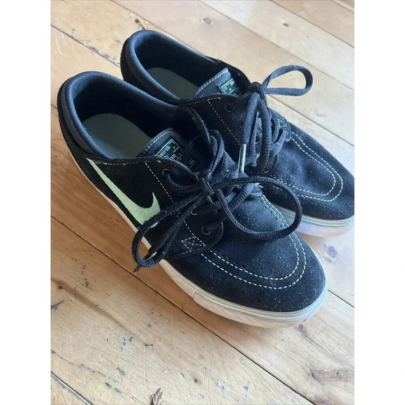 Nike Stefan Janoski GS Black White Youth Size 5Y 525104-035 - Picture 1 of 6